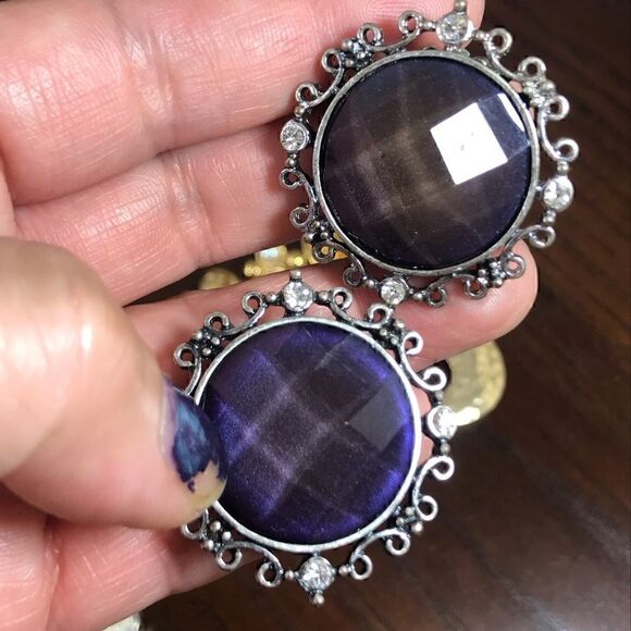 4 pairs of vintage clip on earrings - Picture 6 of 7